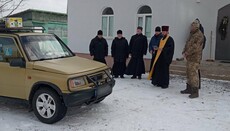 Духовенство и миряне УПЦ приобрели еще два автомобиля для ВСУ