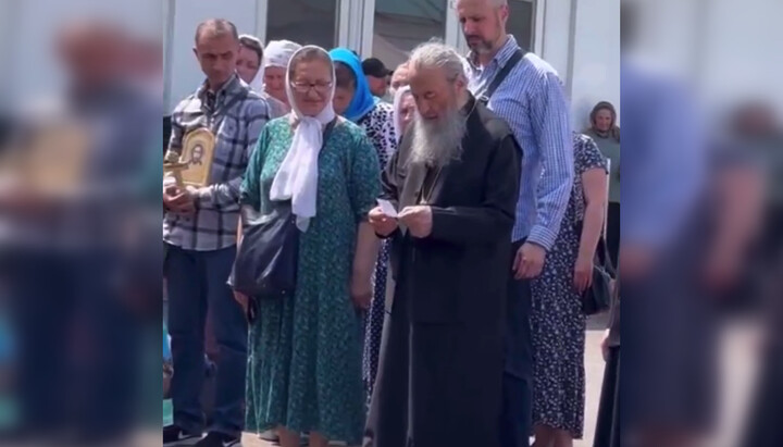 Ієрарх, спасися сам, і навколо тебе спасуться тисячі