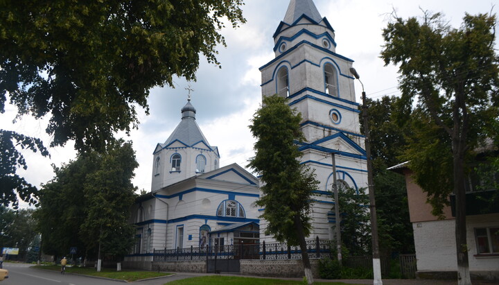 Храм УПЦ в честь Благовещения Пресвятой Богородицы в г. Лохвица. Фото: upload.wikimedia.org