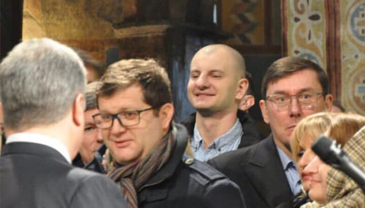 Карась с нардепами Порошенко на "службе" ПЦУ в Софии Киевской: 2019 г: Фото: ФБ Карася