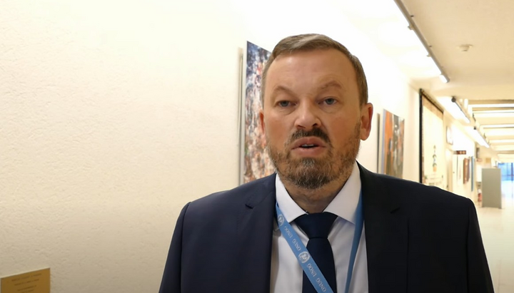 Επικεφαλής της «Public Advocacy» Ολέγκ Ντενίσοφ. Φωτογραφία: στιγμιότυπο οθόνης του καναλιού YouTube "Public Advocacy"