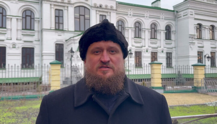 Монах – вірянам: Приходьте до Лаври на стояння, нам потрібна підтримка