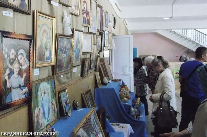 В Бердянской епархии УПЦ прошел ежегодный фестиваль духовного пения "Великодні дзвони"