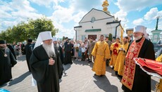 OCU Primate reveres relics of Sts Job and Amphilochius in Pochaiv Lavra