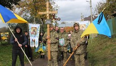На похоронах воина ВСУ клирики УГКЦ и ПЦУ устроили провокацию в храме УПЦ