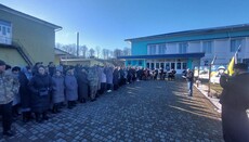 В Комаровцах ПЦУ готовит захват храма после провокации на отпевании воина