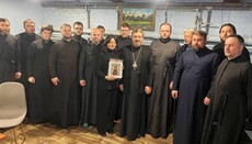 В Харькове иерарх и священники УПЦ сдали кровь для харьковчан и военных