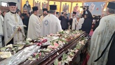 В Албании тысячи верующих встречают тело почившего Архиепископа Анастасия