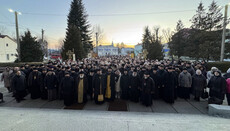 Almost 3,000 UOC believers in Storozhynets oppose "transition" to the OCU