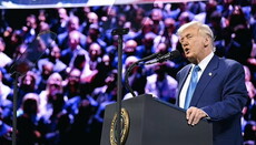 Трамп: США потратили 12 миллионов на обрезания мужчин Мозамбика