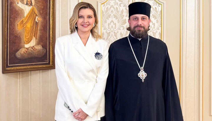 "Lavra's OCU abbot" Lotysh with Zelensky’s wife. Photo: Lotysh’s Facebook