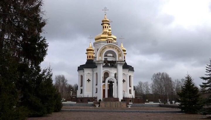 Кучма вирішив віддати ПЦУ збудований ним храм у селі Чайкине