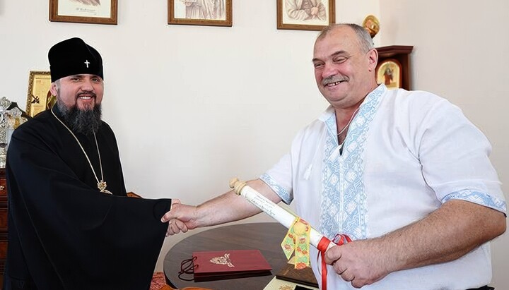 Ветеринар из комиссии по проверке мощей оказался обладателем наград ПЦУ