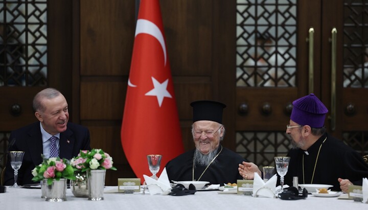 Erdoğan and Patriarch Bartholomew at the Iftar Dinner. Photo: Orthodox Times