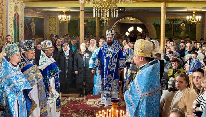 Επίσκοπος Ιλάριος στη Λειτουργία στο Στρόινο. Φωτογραφία: υπηρεσία τύπου της Μουκοτσέβας επισκοπής.