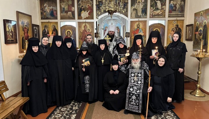 Новопострижені монахині в Богоявленському монастирі. Фото: Фейсбук Кирила Божка