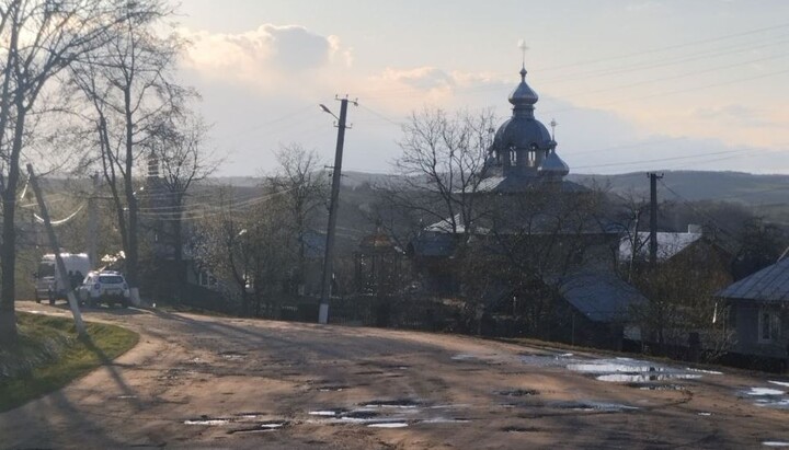 Николаевский храм в Верхних Становцах. Фото: СПЖ