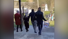 Men flee Easter blessing in Ivano-Frankivsk region due to TRC officers