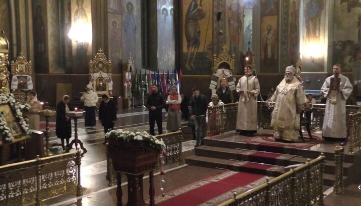 Easter “service” of the OCU in the UOC cathedral seized in Cherkasy. Photo: Pershyi Kozatskyi