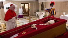 Ο Ντόναλντ και η Μελάνια Τραμπ θα παραστούν στην κηδεία του πάπα Φραγκίσκου