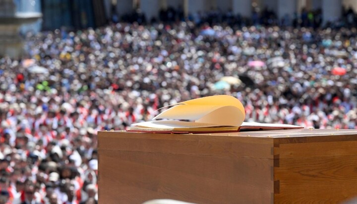 Coffin of Pope Francis with the Gospel. April 26, 2025. Photo: vaticannews