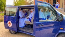 У день жон-мироносиць ієрарх УПЦ подарував мікроавтобус сестрам милосердя