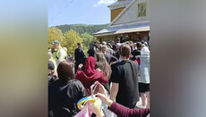 In Ust-Putyla, OCU militants seize UOC church with police support