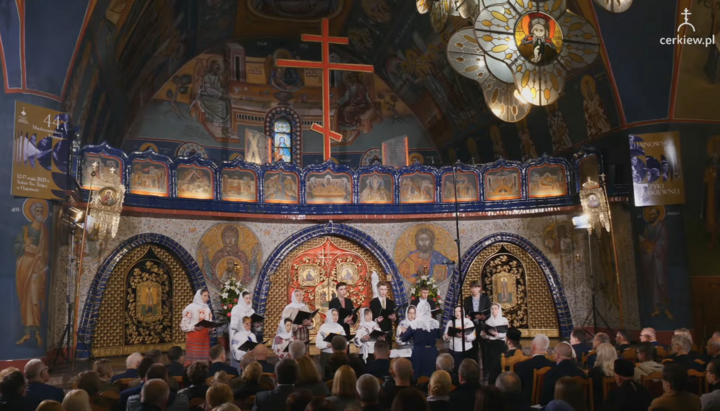 Виступ хору Волинської єпархії в Польщі. Фото: скріншот ютуб-каналу Гайнівського фестивалю
