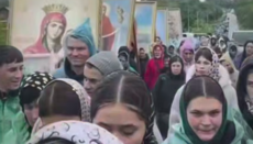 Сотні вірян УПЦ йдуть хресним ходом на Вознесіння в Банченський монастир