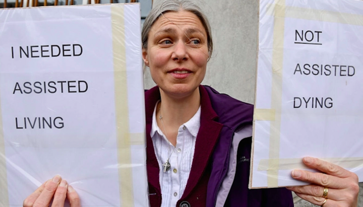 Protest against euthanasia in Scotland. Edinburgh, May 27, 2015. Photo: Jeff J. Mitchell/Getty Images