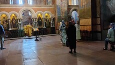 Після «переходу» Кирилівський храм Києва на «службах» ПЦУ майже порожній