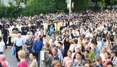 Віруючі Буковини взяли участь у багатотисячному хресному ході в Сучаві