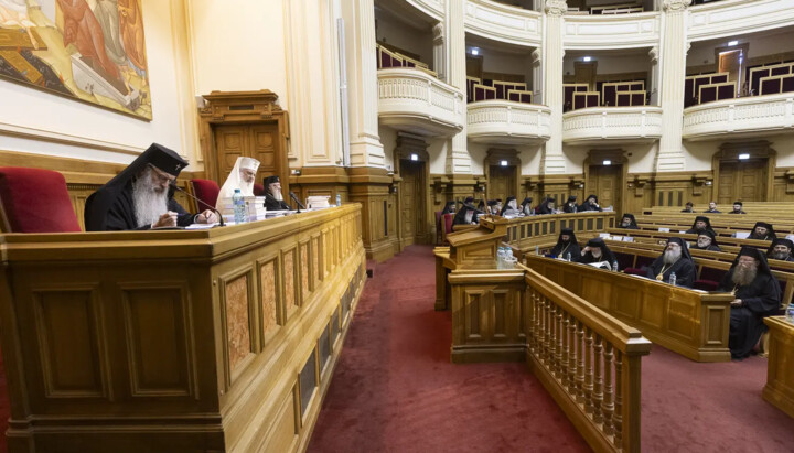 Εργασιακή συνεδρίαση της Ιεράς Συνόδου της Ρουμανικής Ορθόδοξης Εκκλησίας. Φωτογραφία: γραφείο τύπου του Ρουμανικού Πατριαρχείου