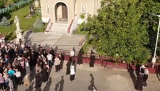 Віряни Молдови зупинили спробу переведення храму в Митрополію Бессарабії