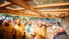 У Хмельницькому митрополит УПЦ звершив Літургію в пристосованому приміщенні