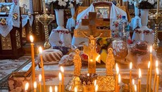 У храмах Вінниці помолилися за загиблих від обстрілу РФ жителів міста