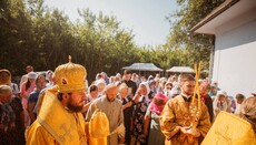У Гелетинцях ієрарх УПЦ очолив престольне свято гнаної громади
