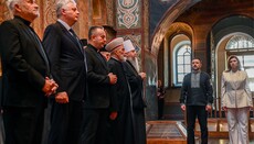 Ο Ζελένσκι προσευχήθηκε στη. Αγ. Σοφιά με τον μουφτή, την OCU, τους καθολικούς και τους προτεστάντες