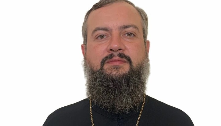 Μητροφόρος πρωτοπρεσβύτερος Νικολάι Γκρίγκα. Φωτογραφία: Facebook των πιστών της επισκοπής Τσερνιβτσί