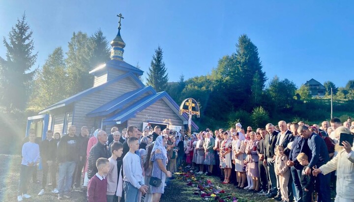 Чин освячення Різдво-Богородичного храму в селі Присліп Закарпатської області. Фото: Синодальний інформаційно-просвітницький відділ УПЦ
