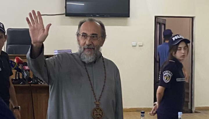 Το δικαστήριο έκρινε ένοχο τον αρχιερέα της Αρμενικής Εκκλησίας για προτροπές σε πραξικόπημα
