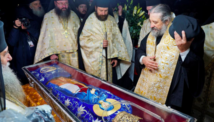 Μετακομιδή των λειψάνων της Αγίας Παρασκευής στο στέγαστρο του καθεδρικού ναού στο Ιάσιο. Φωτογραφία: Φλάβιος Πόπα/doxologia.ro.