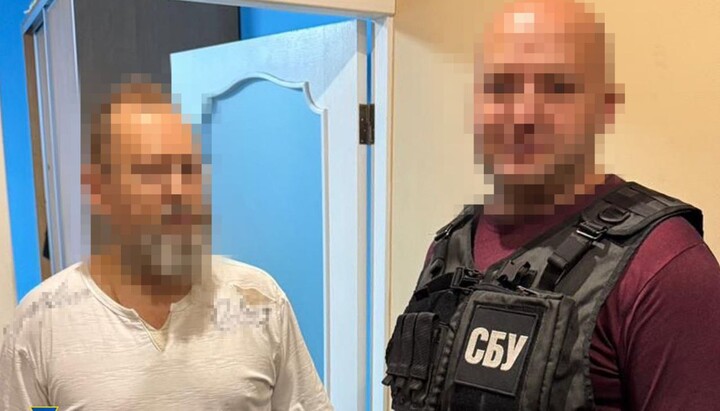 За запевненнями СБУ, священник УПЦ хотів передати свої проповіді Патріарху РПЦ. Фото: СБУ