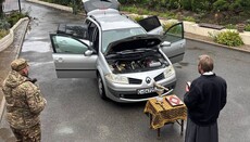 У Вишгороді прихід УПЦ, на який претендує ПЦУ, передав 28 авто для ЗСУ