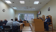 Στη συνεδρίαση του δικαστηρίου για τη Κάτω Λαύρα, ο δικαστής αποσύρθηκε από την υπόθεση.