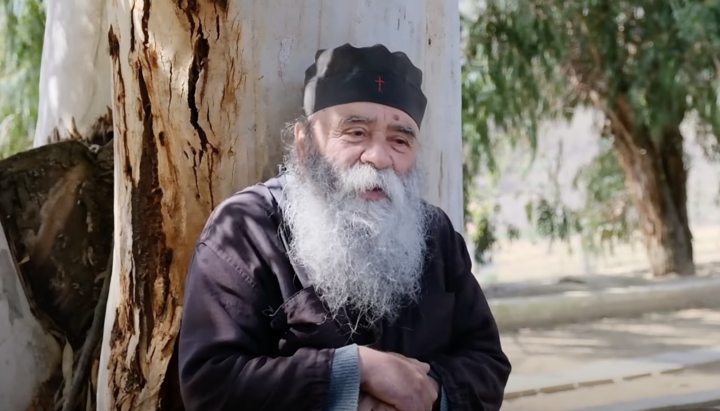Ηγούμενος της Μονής Αγίας Σκέπης της Μητροπόλεως Σιδηροκάστρου της Εκκλησίας της Ελλάδος, Ιγούμενος Δοσίθεος. Φωτογραφία: СПЖ
