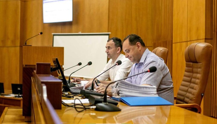 Για να απαγορεύσουν τις αμβλώσεις, οι βουλευτές της Φρανκίας κάλεσαν την ηγεσία του κράτους να προβεί σε αλλαγές στο Σύνταγμα. Фото: Правда.ІФ