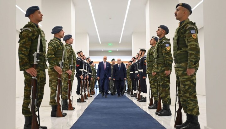 An official meeting of the Ministers of Defense of Greece and Lebanon in Athens. Photo: Orthodoxia news agency