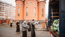 У Святогірську лавру передали 20 тонн допомоги від Хмельницької єпархії УПЦ