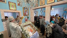 В Ставчанах иерарх УПЦ освятил для общины домовой храм вместо захваченного